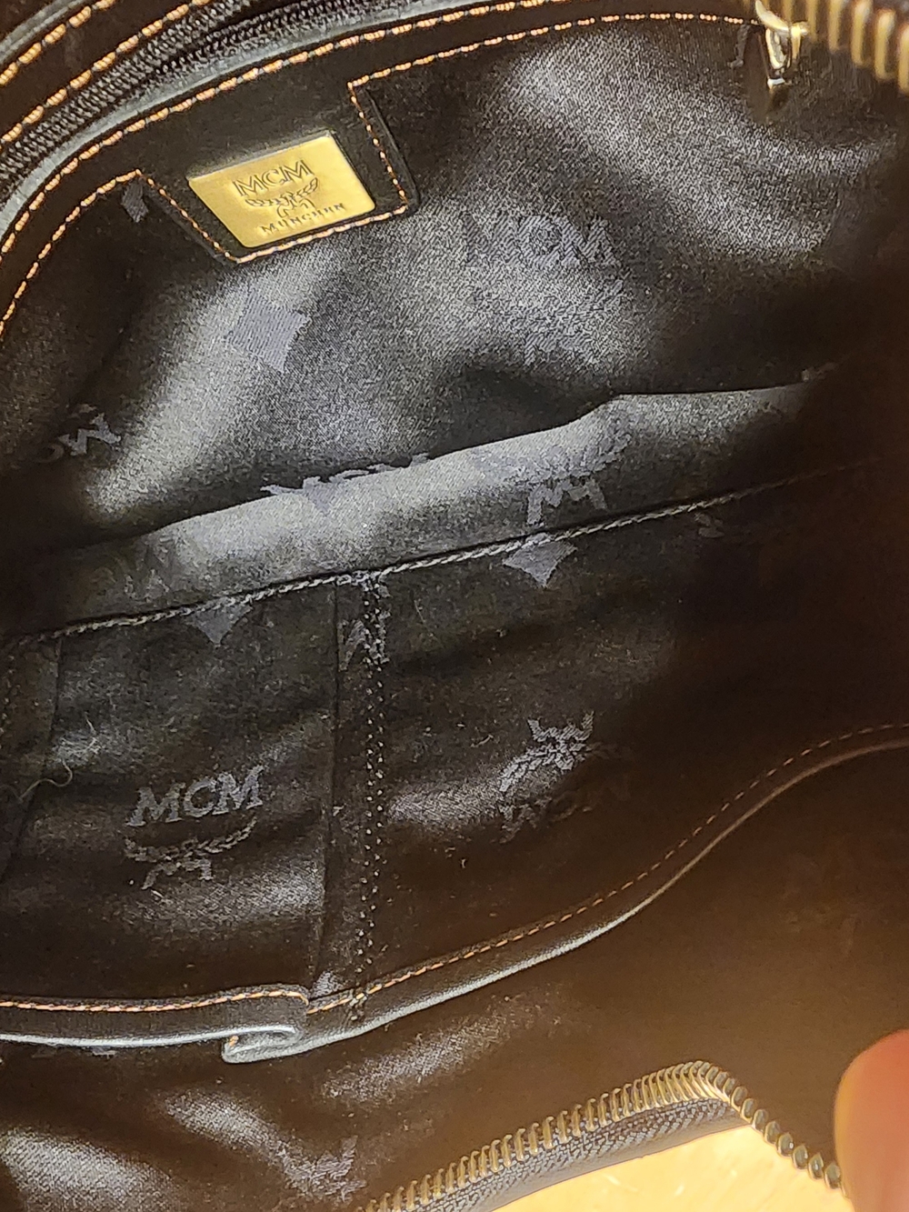 Vintage MCM black leather and suede hobo shoulder bag - Picture 9 of 16